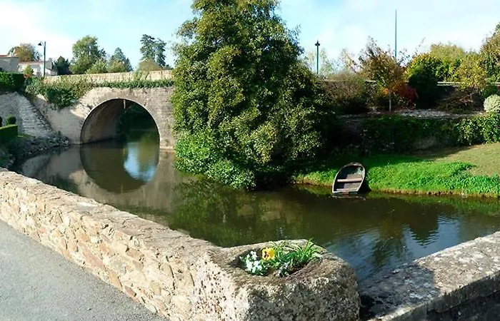 Les Poiriers Saint-Pierre-du-Chemin